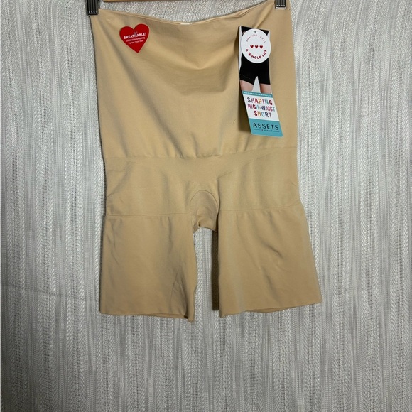 Spanx Assets Beige Shaping Shorts 1X NWT - Picture 1 of 6